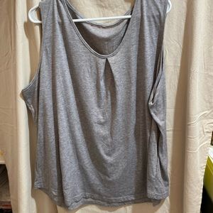 Woman’s 4x sleeveless Tank